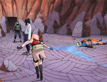 Sakura Ataca a Sasuke Cuando le Vuelve a Ver en Naruto Shippuden